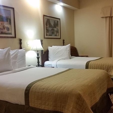 Baymont By Wyndham Lafayette Airport Hotel Екстериор снимка