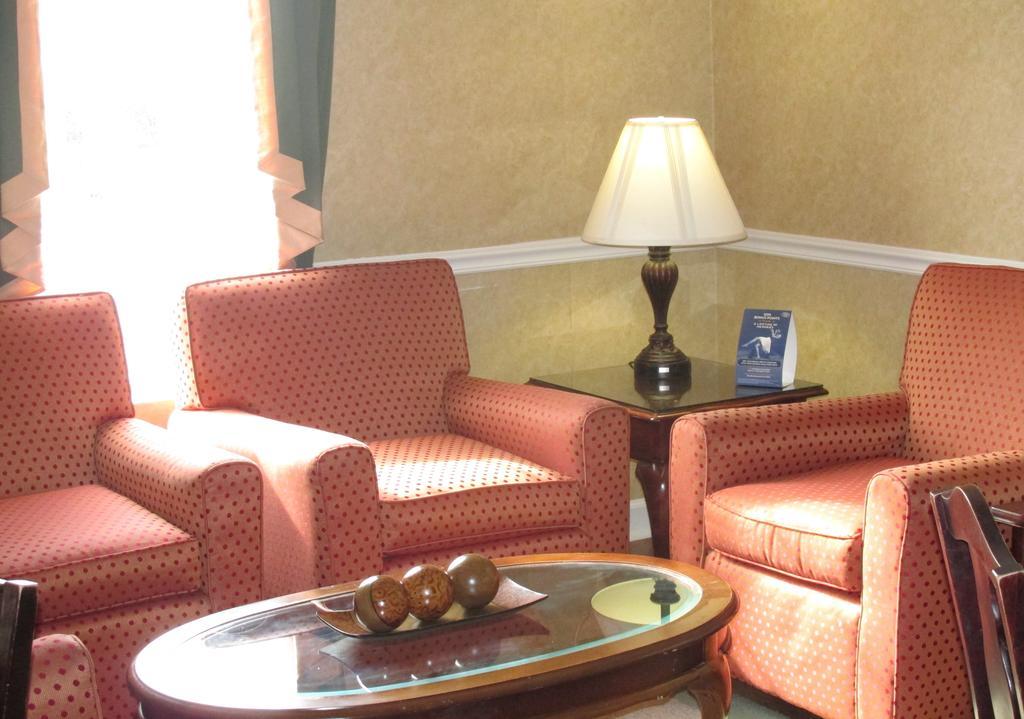 Baymont By Wyndham Lafayette Airport Hotel Екстериор снимка