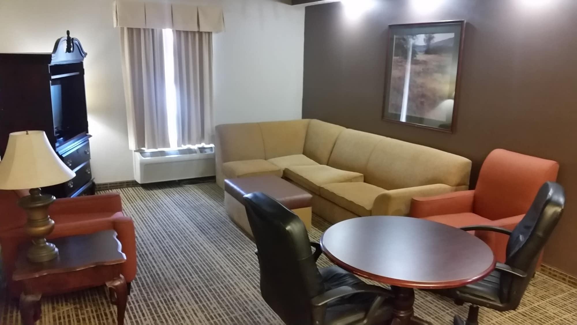 Baymont By Wyndham Lafayette Airport Hotel Екстериор снимка