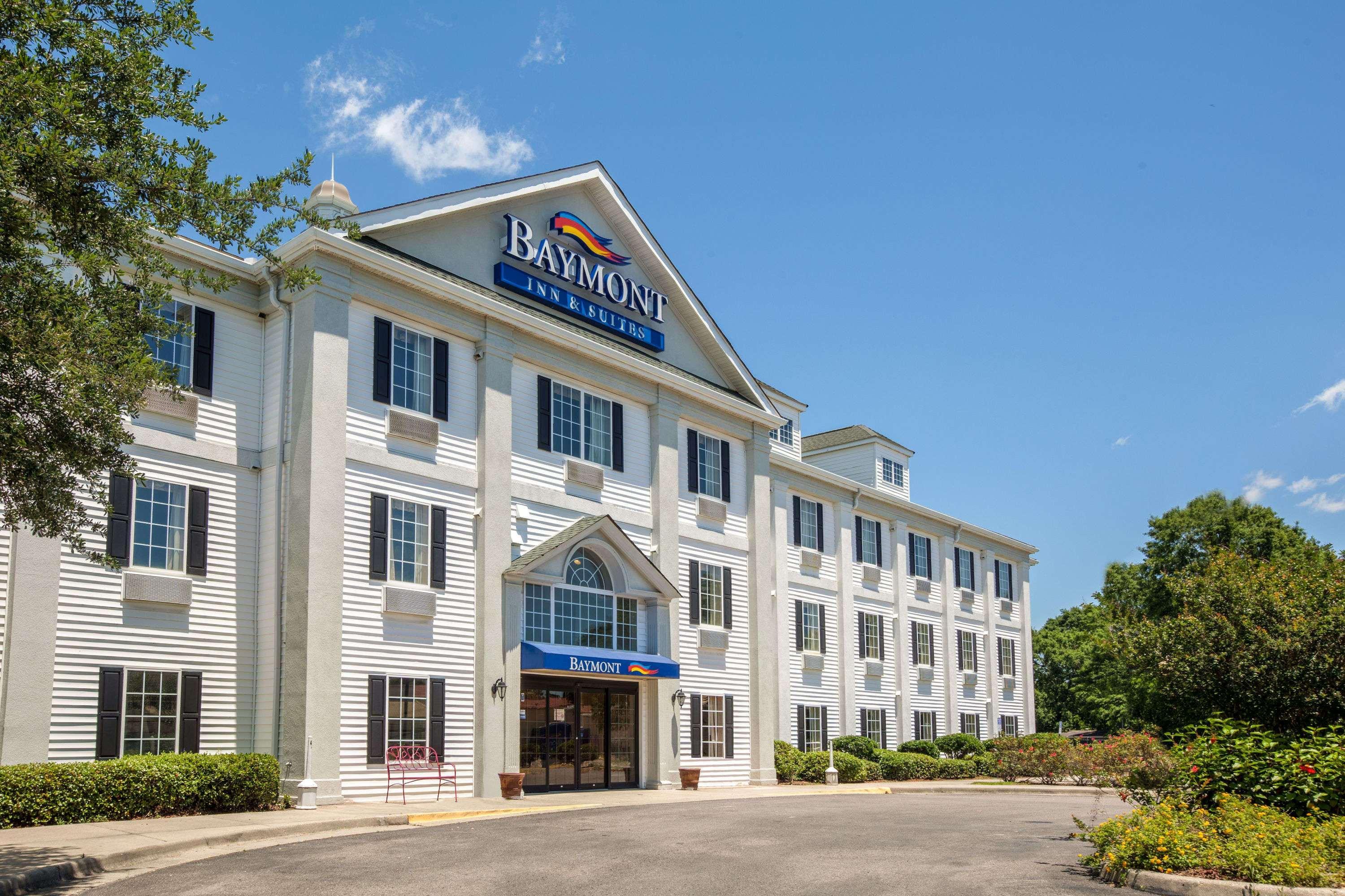 Baymont By Wyndham Lafayette Airport Hotel Екстериор снимка