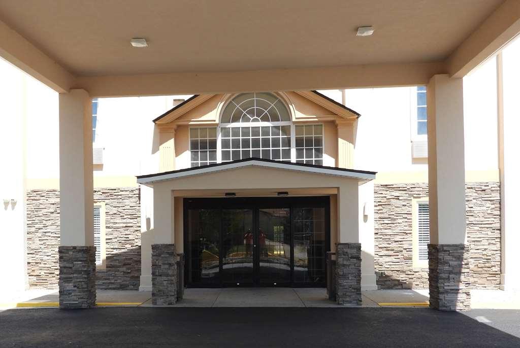 Baymont By Wyndham Lafayette Airport Hotel Екстериор снимка