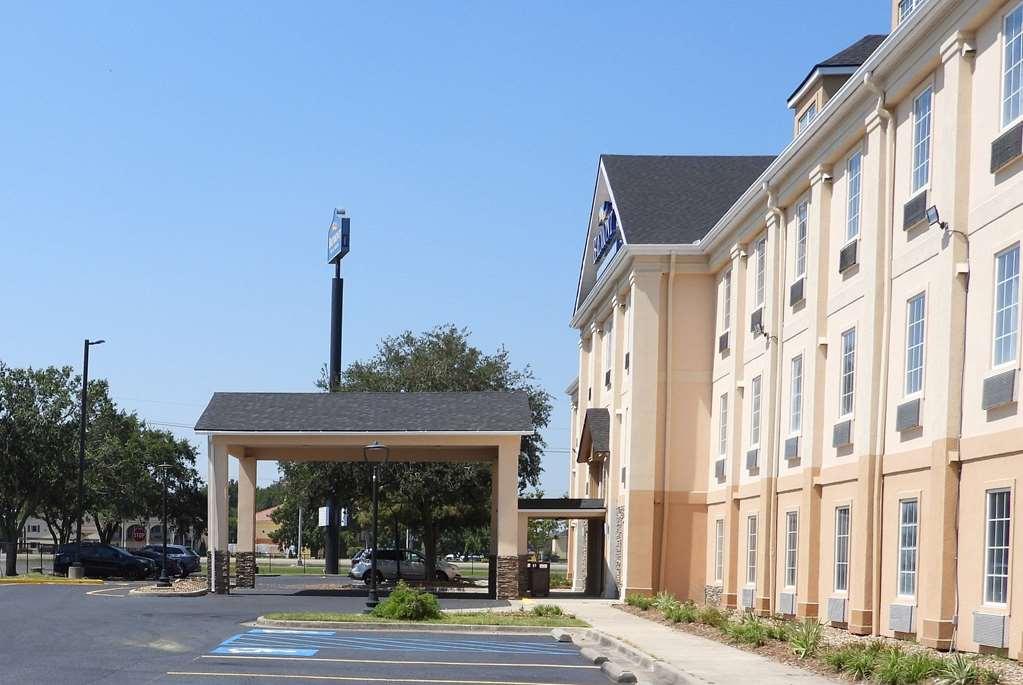 Baymont By Wyndham Lafayette Airport Hotel Екстериор снимка