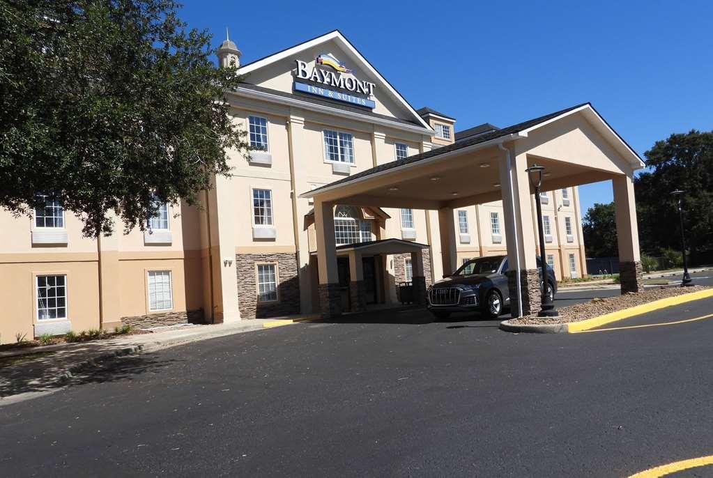 Baymont By Wyndham Lafayette Airport Hotel Екстериор снимка