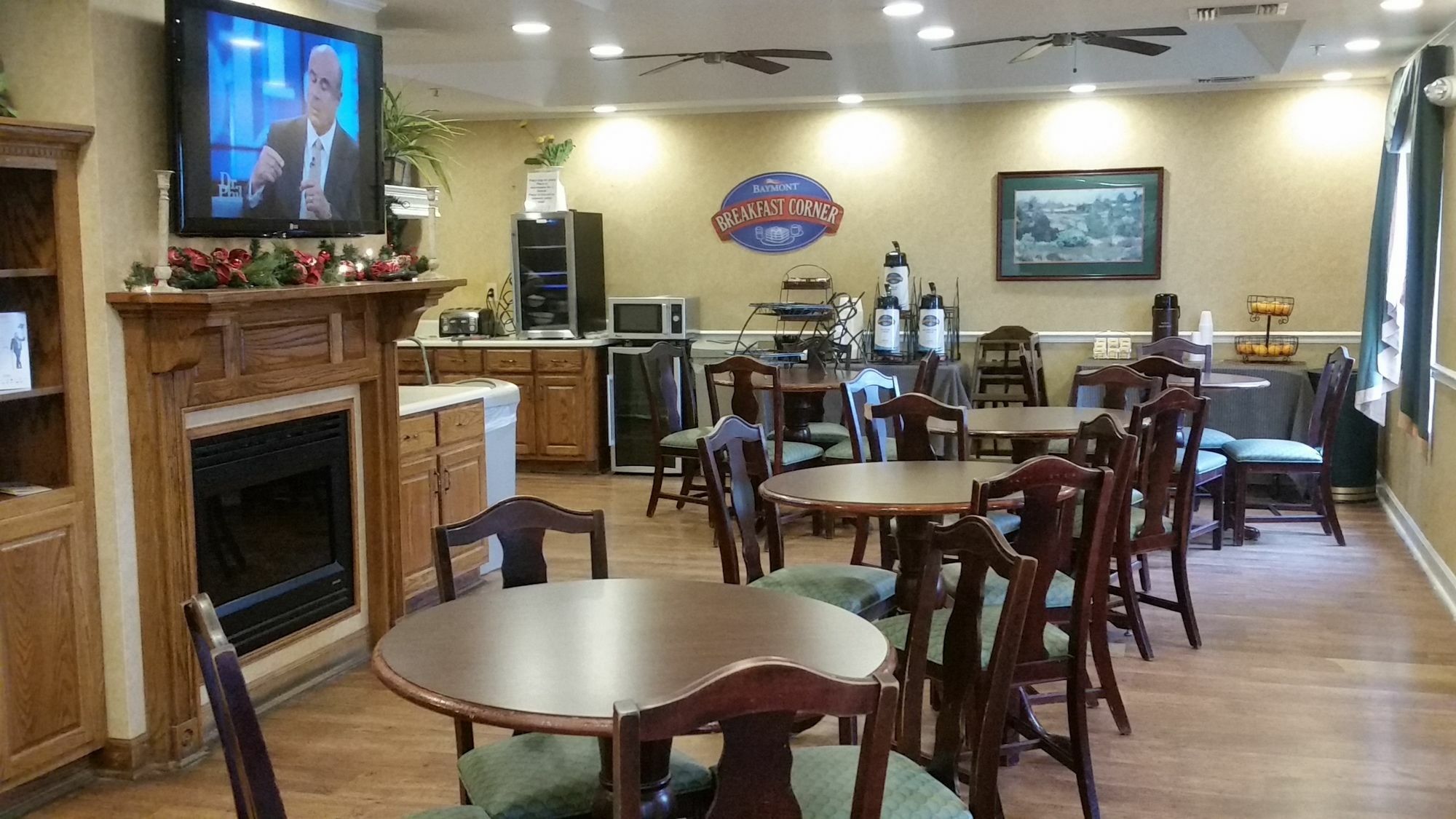 Baymont By Wyndham Lafayette Airport Hotel Екстериор снимка